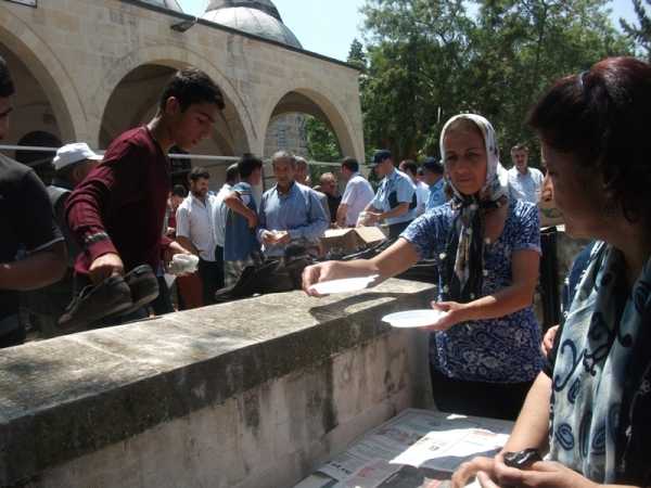 MHP’li Kadınlardan Soma Şehitlerine Vefa