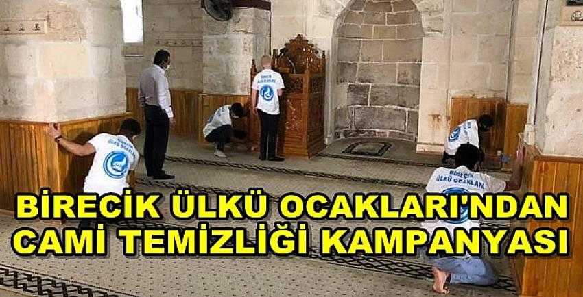 Birecik Ülkü Ocakları'ndan Cami Temizliği Kampanyası