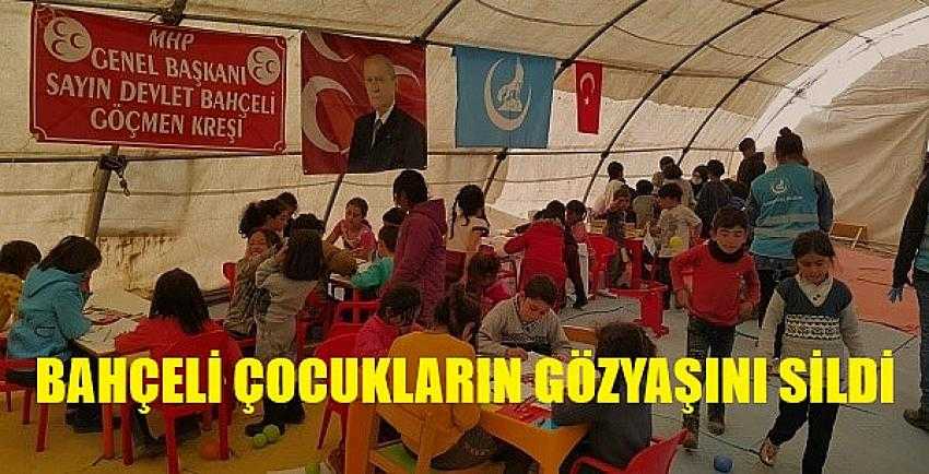 Bahçeli Göçmen Kreşi'nde Çocukların Gözyaşını Sildi     